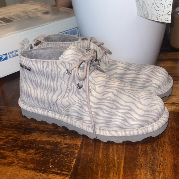 Brand new size 7 women Bear Paw - Picture 3 of 4